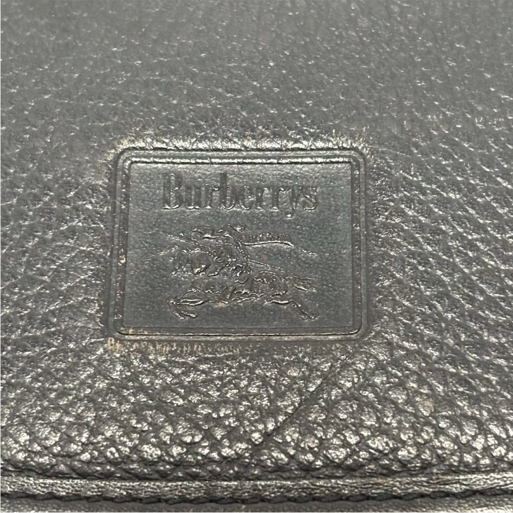 Burberry’s Vintage Leather Shoulder Bag - Picture 5 of 6